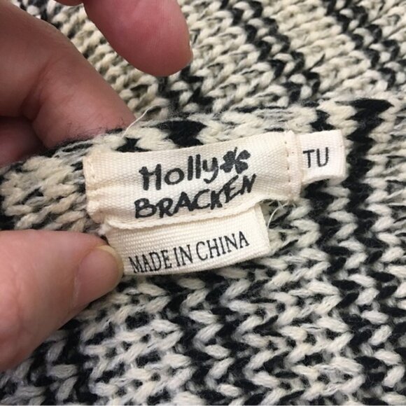 MOLLY Bracken Creme Black Knit One Size Boho Tassel Duster - Picture 7 of 8